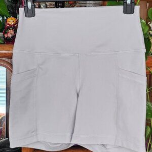 Yogalicious Lux - Lux Tribeca 5" Shorts with pockets - Size Medium
